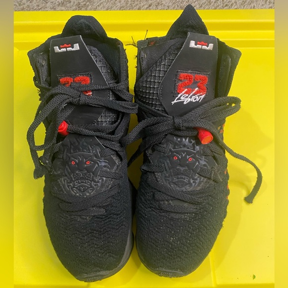 Nike Lebron James Sneakers BQ3177-006 - Picture 2 of 7